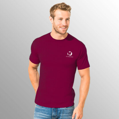 Praxisshirt für Herren burgunderrot mit Praxislogo